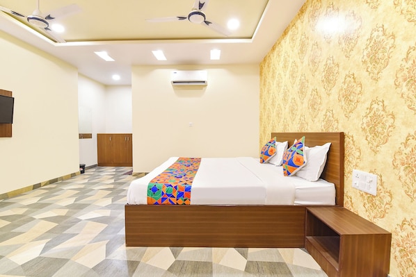 Deluxe Room | Egyptian cotton sheets, premium bedding, in-room safe, free WiFi - Fabhotel Shivalika (Jaipur)