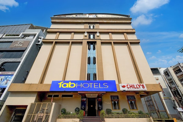Front of property - Fabhotel Raj Inn (Hyderabad)