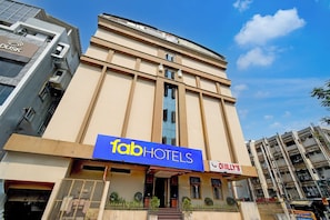 Exterior - Fabhotel Raj Inn (Hyderabad)