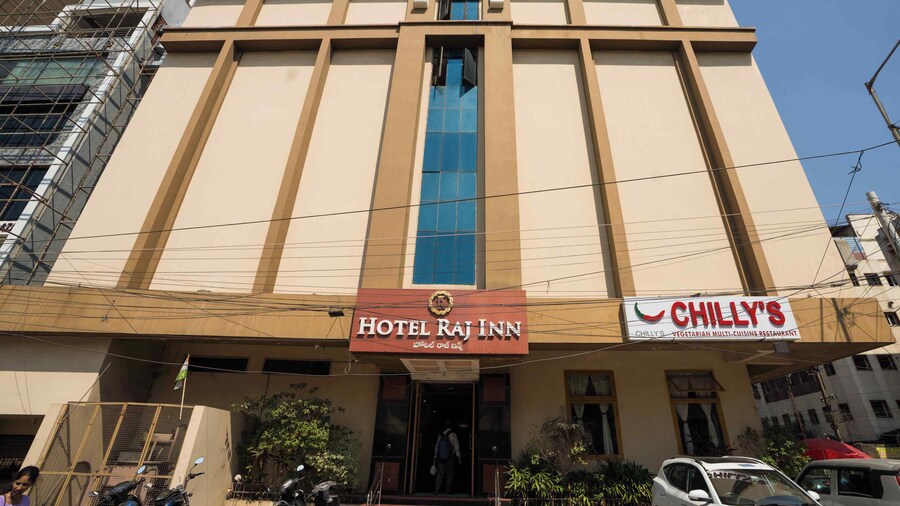 Fabhotel Raj Inn