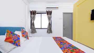 Egyptian cotton sheets, premium bedding, in-room safe, free WiFi