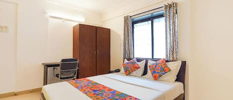 Egyptian cotton sheets, premium bedding, in-room safe, free WiFi