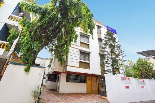 Fabhotel Ateethi Residency