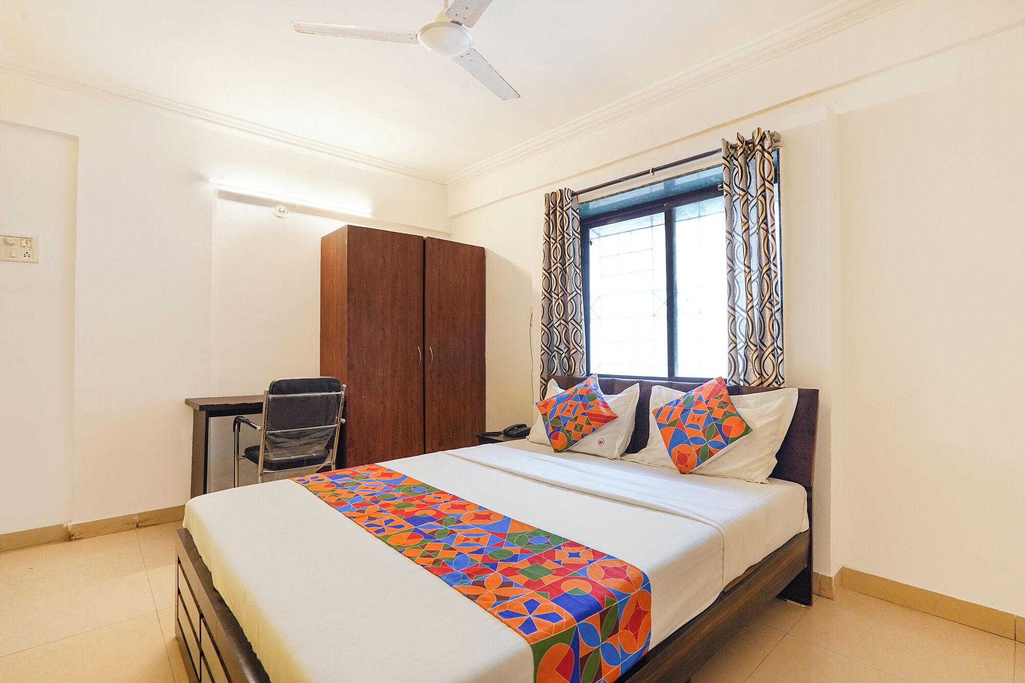 Egyptian cotton sheets, premium bedding, in-room safe, free WiFi