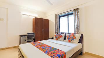 Egyptian cotton sheets, premium bedding, in-room safe, free WiFi