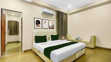 Egyptian cotton sheets, premium bedding, in-room safe, free WiFi