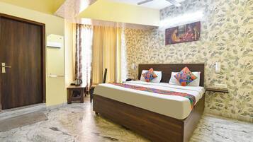 Deluxe Room | Egyptian cotton sheets, premium bedding, in-room safe, free WiFi