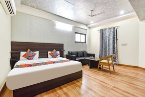 Premium Room | Egyptian cotton sheets, premium bedding, in-room safe, free WiFi