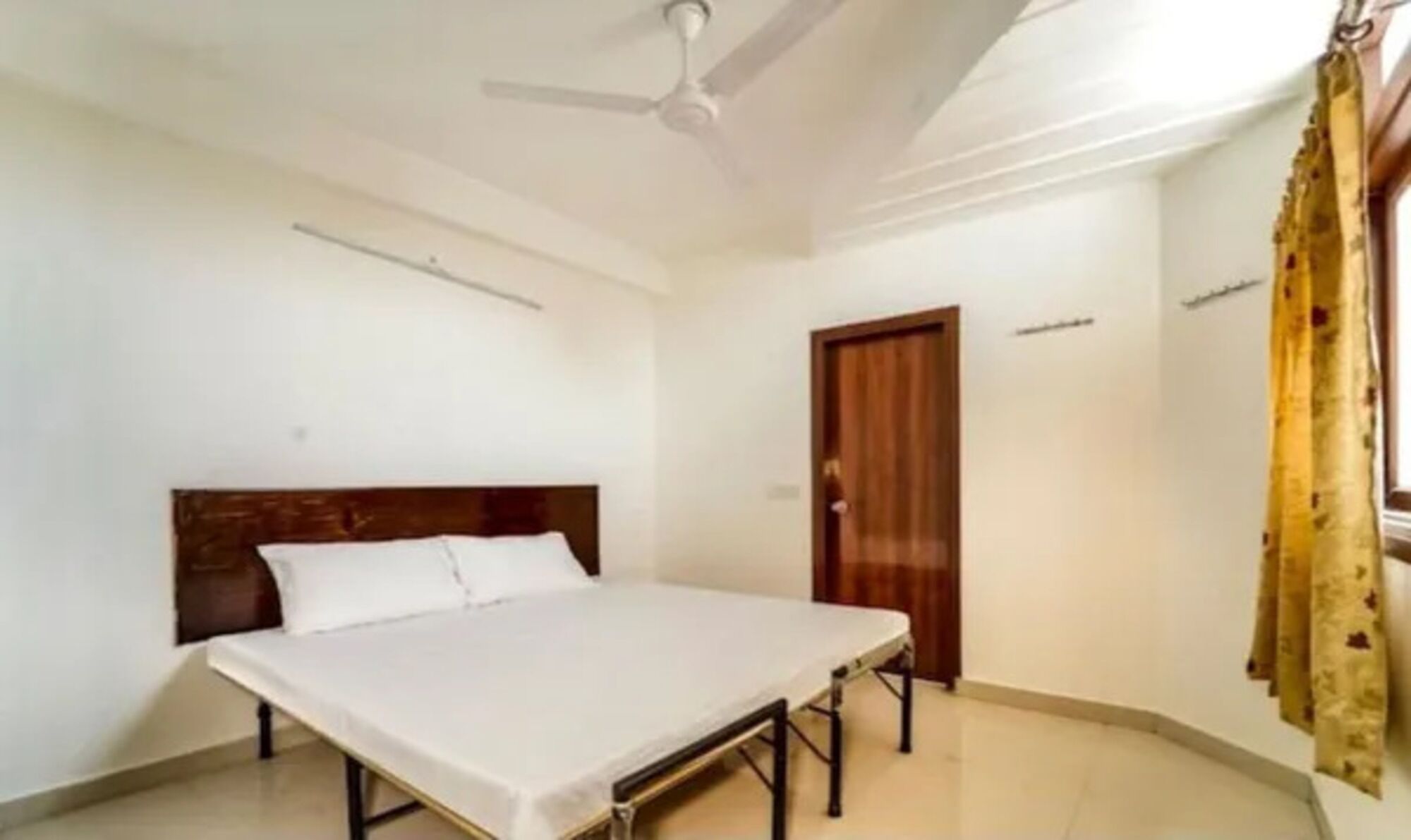 Egyptian cotton sheets, premium bedding, in-room safe, free WiFi
