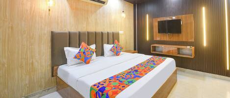 Premium Room | Egyptian cotton sheets, premium bedding, in-room safe, free WiFi