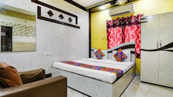 Egyptian cotton sheets, premium bedding, in-room safe, free WiFi