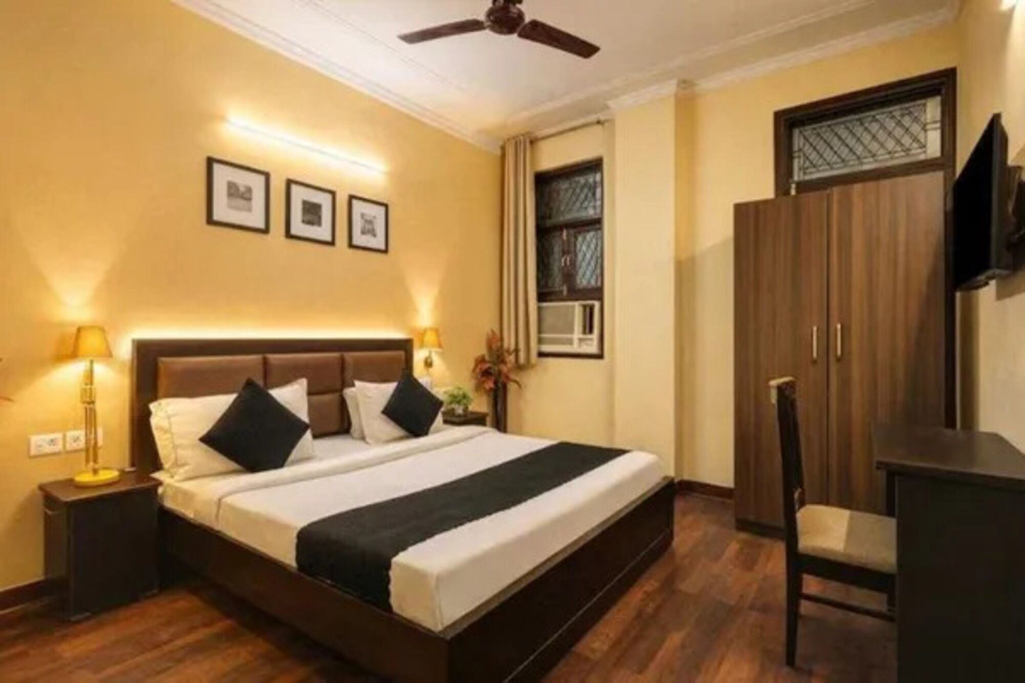Deluxe Room | Egyptian cotton sheets, premium bedding, in-room safe, free WiFi