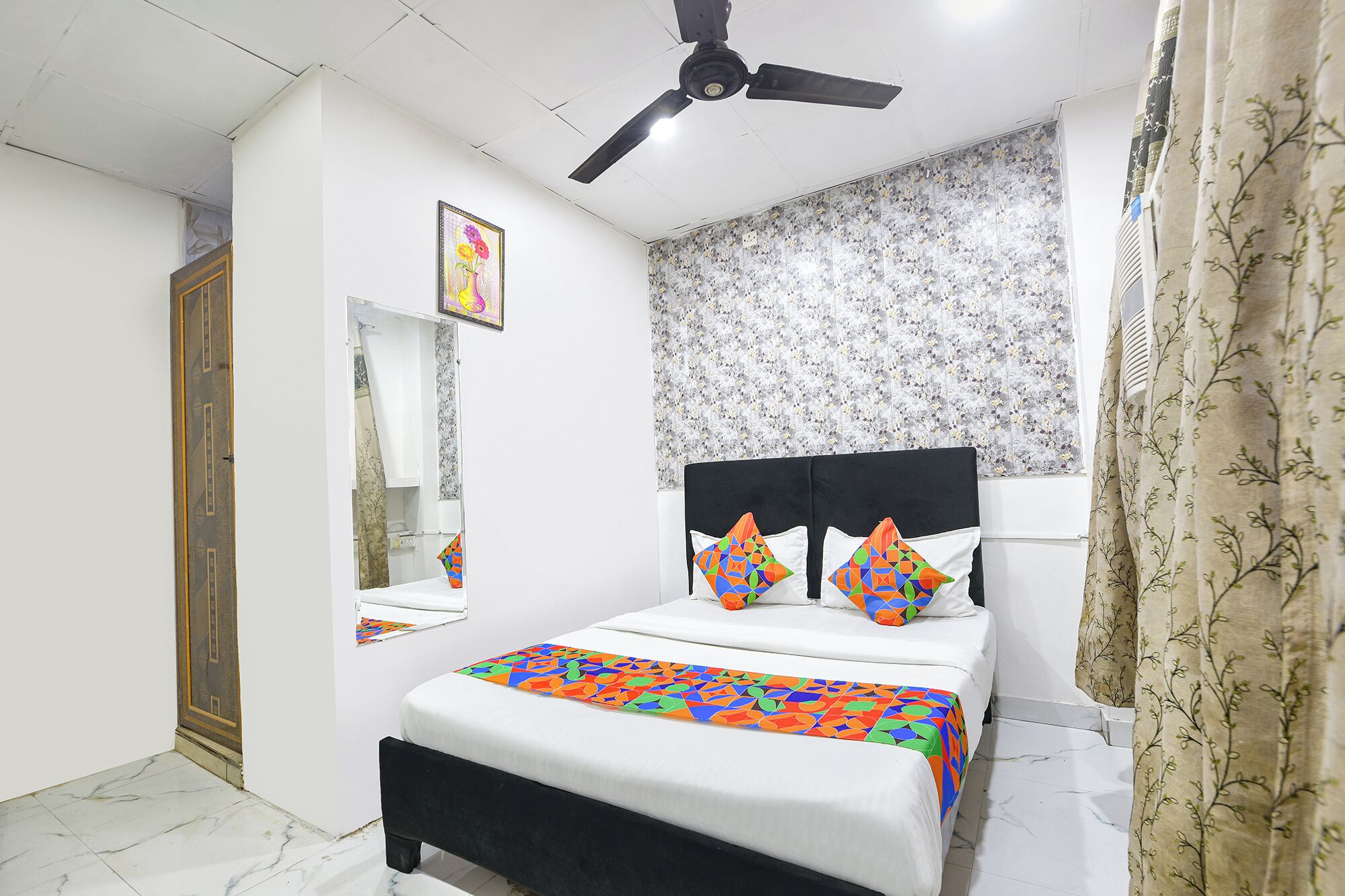 Egyptian cotton sheets, premium bedding, in-room safe, free WiFi