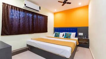 Executive Room | Egyptian cotton sheets, premium bedding, in-room safe, free WiFi