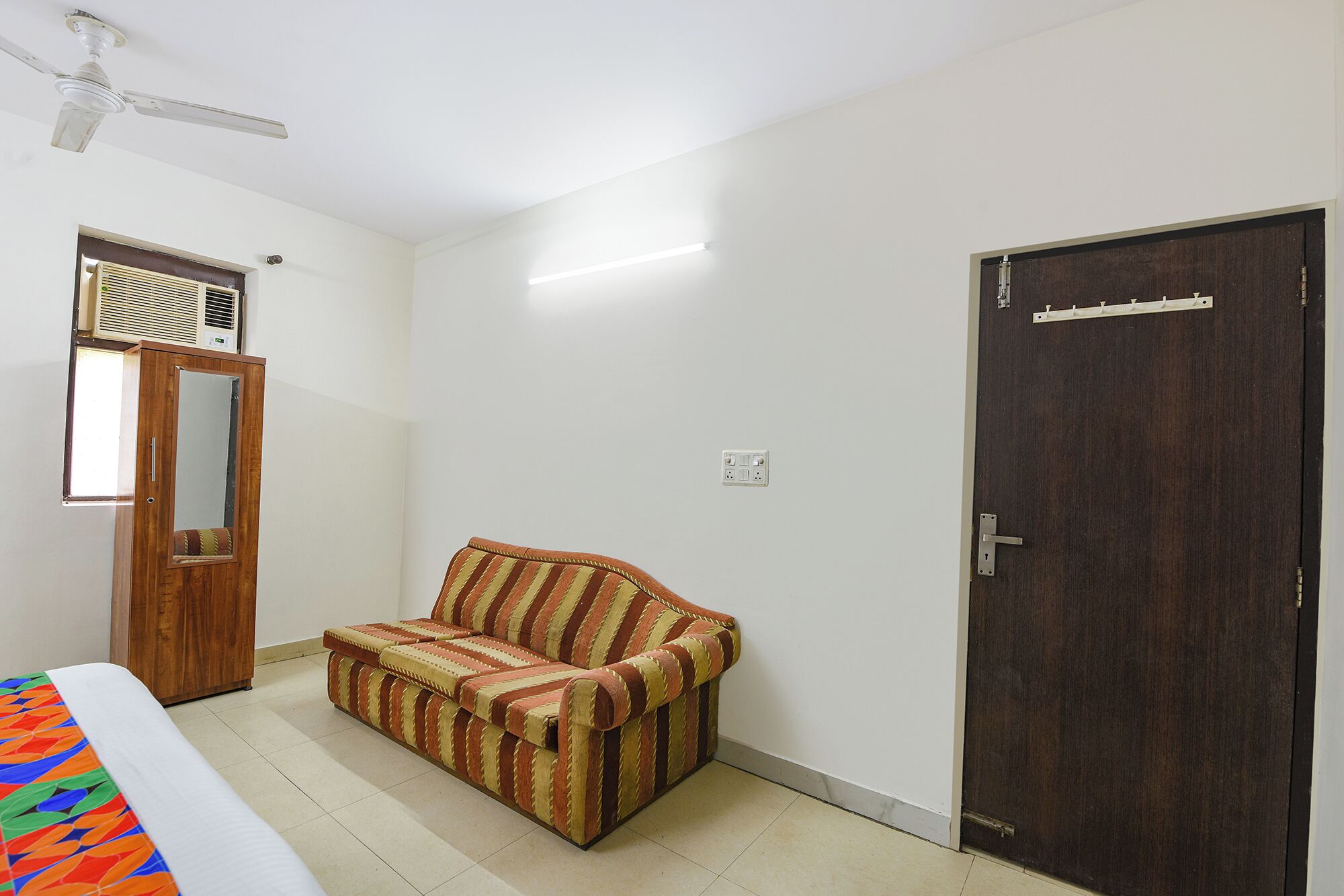 Egyptian cotton sheets, premium bedding, in-room safe, free WiFi