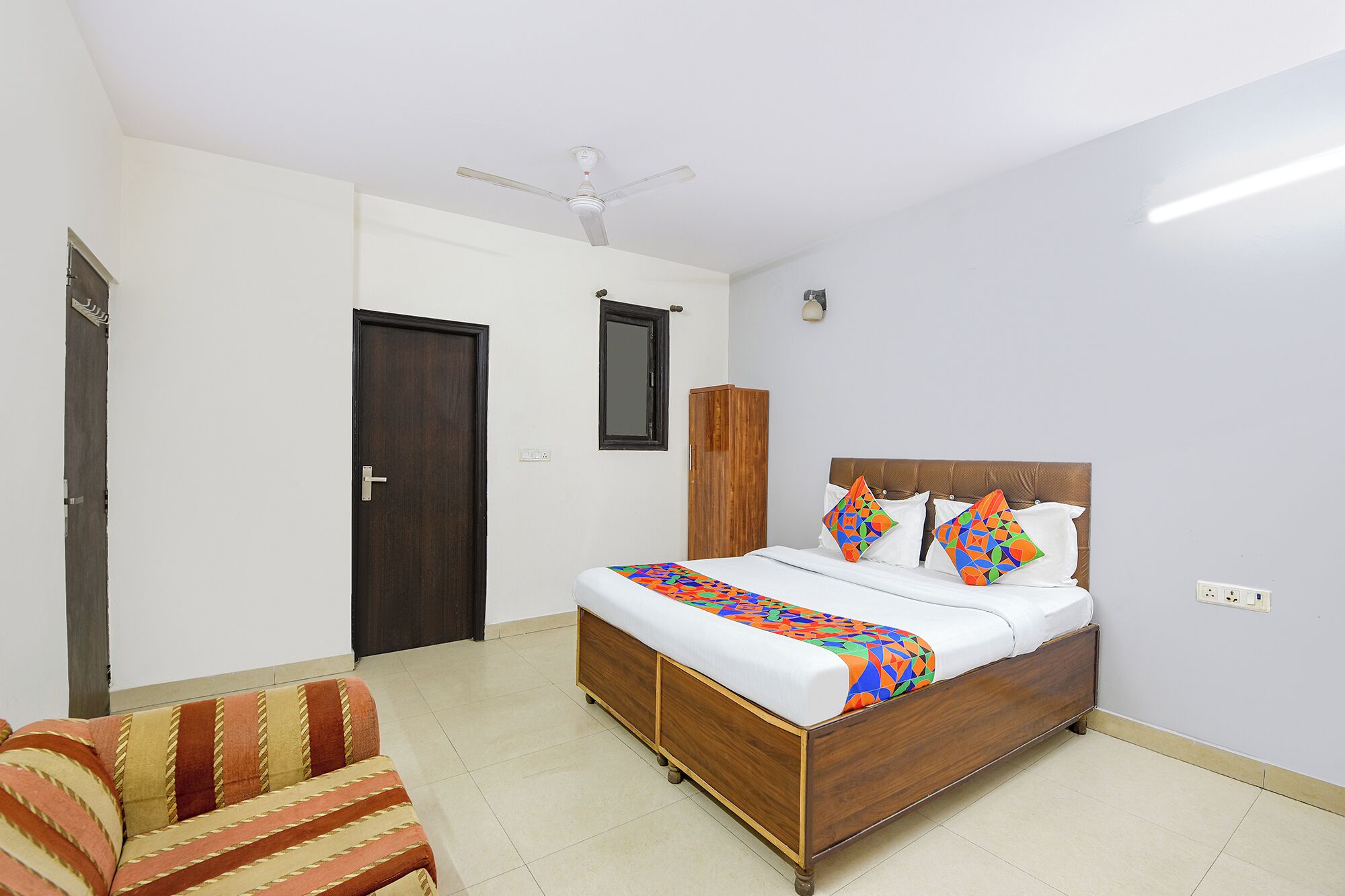 Egyptian cotton sheets, premium bedding, in-room safe, free WiFi