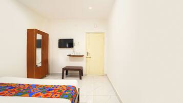 Egyptian cotton sheets, premium bedding, in-room safe, free WiFi