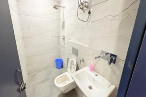 Bathroom - Via Ak Residency (New Delhi)