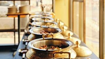 Café da manhã continental todos os dias mediante uma taxa