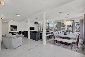 Smart TV - Private Luxury Estate Steps to the Beach | Heated Pool Access (Tybee Island)