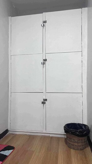 Interior - Comfort Bunkbeds Dorm with AC (General Luna)