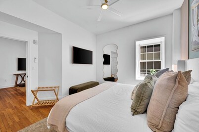 1-bedroom condo in Downtown Greenville on Main Street! Zen in the City awaits!