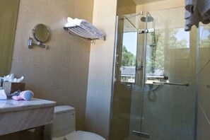 Bathroom - Hupao Mountain Resort (Hangzhou)