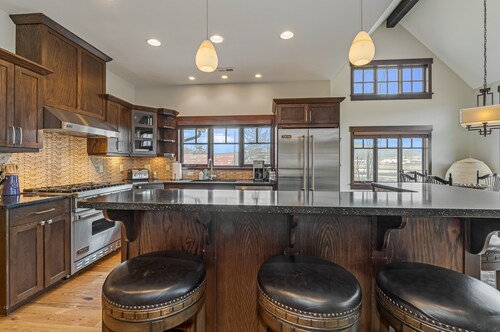 New! Cozy Craftsman Condo | Walk to Downtown Whitefish, Gas Fireplace & Mountain Views