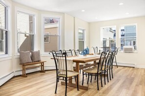 Dining - Modern 6BR | Sleeps 14 | 1.5 Blks to Beach (Ventnor City)