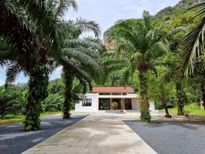 Exterior - Red Cheek Mountain Villa (Ao Nang)