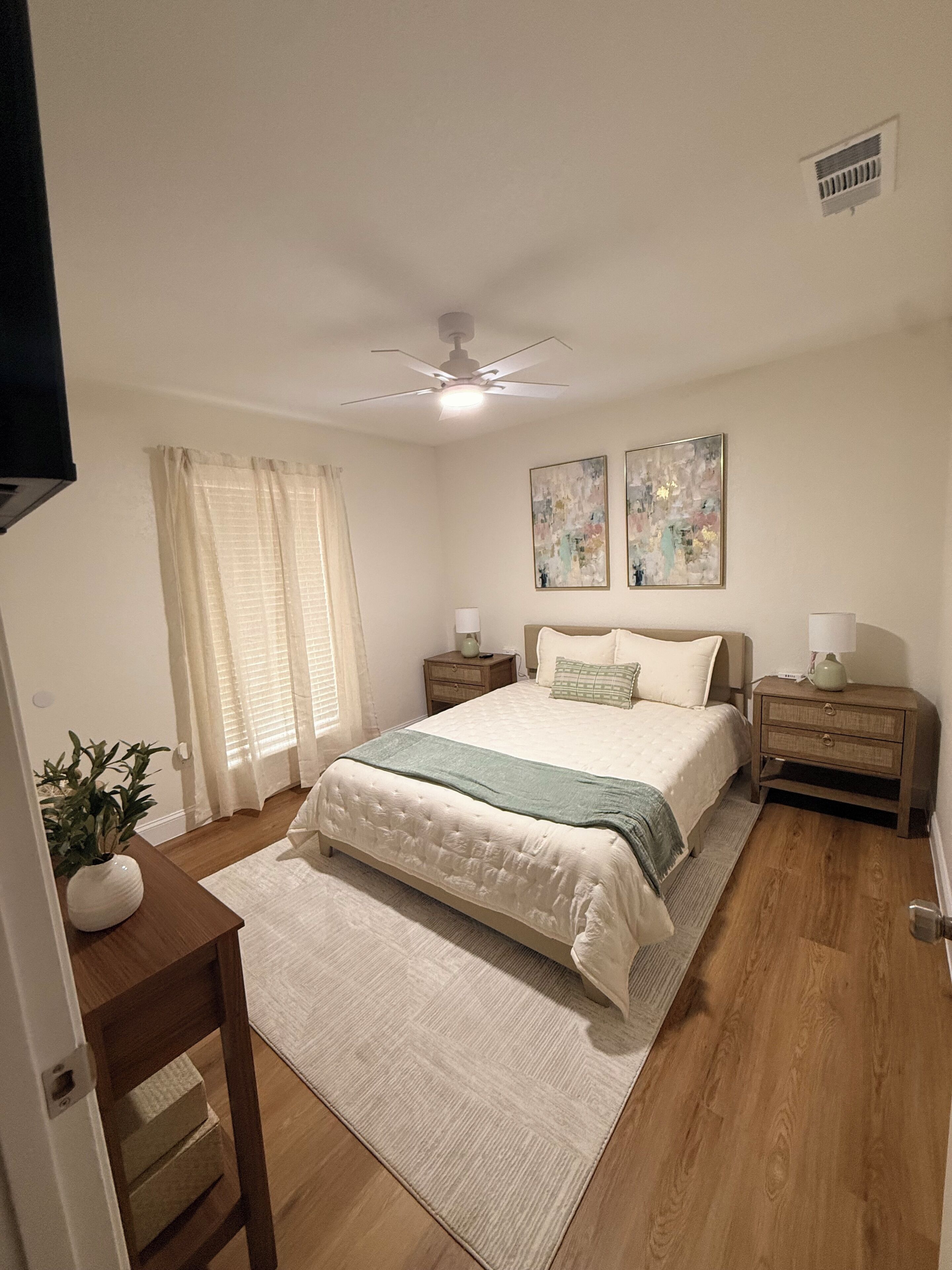4 bedrooms, WiFi, bed sheets