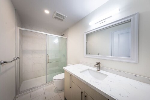 Entire Two Bedroom Apartment Steps to Universities