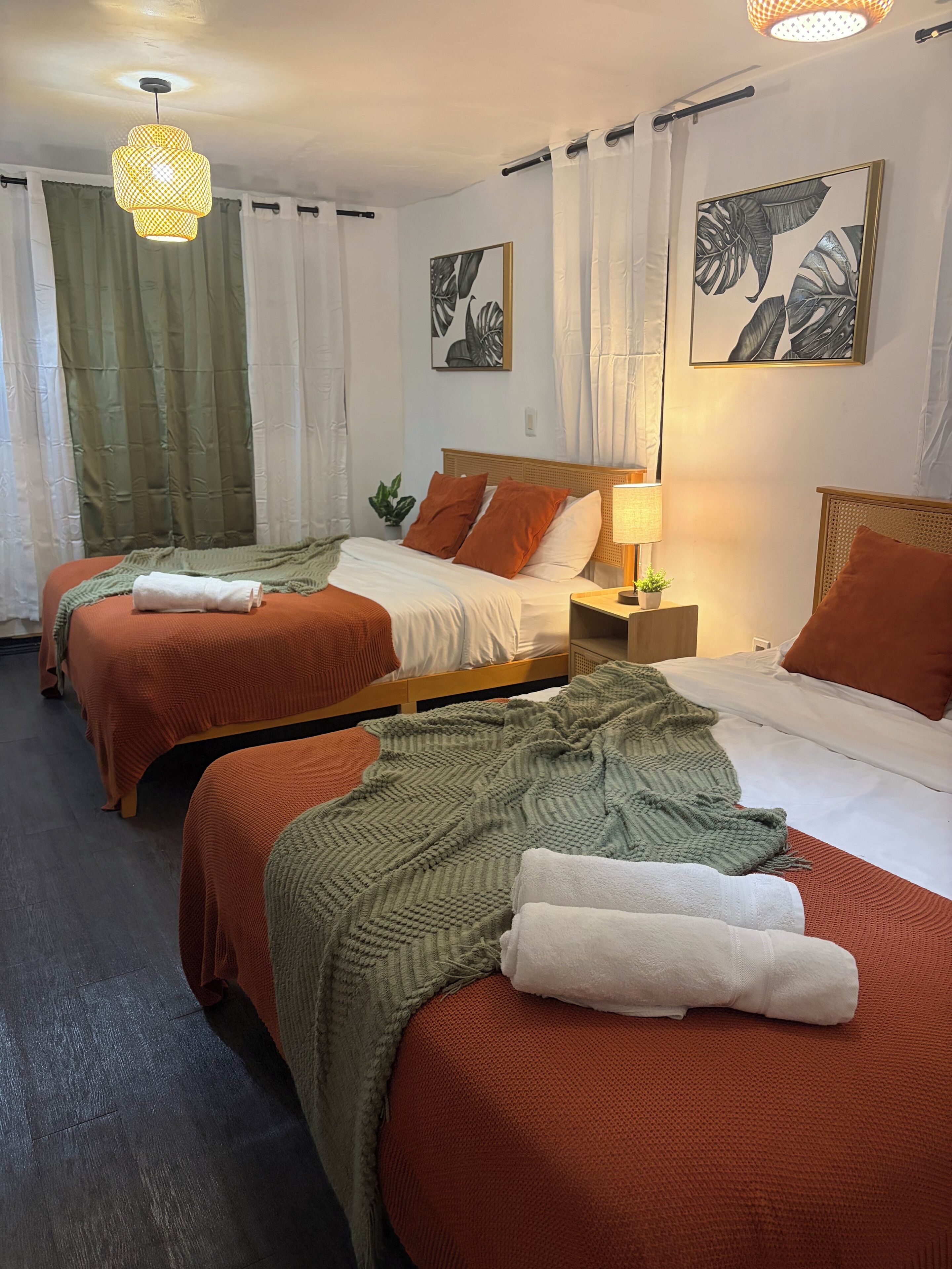 3 bedrooms, iron/ironing board, WiFi, bed sheets