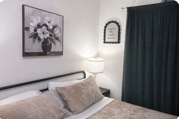 3 chambres, fer et planche à repasser, Wi-Fi, draps fournis