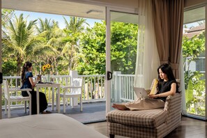 Outdoor dining - Premium Private Pool Villas at Premier Village Danang Resort (Đà Nẵng)