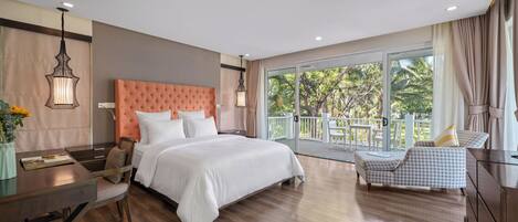 4 bedrooms, iron/ironing board, WiFi