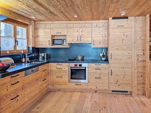 Fridge, microwave, oven, dishwasher - Les Violettes by Interhome (Zermatt)