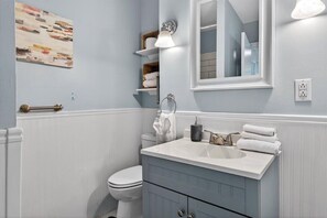 Bathroom - Premier Louisville home with exclusive home gym! (Louisville)