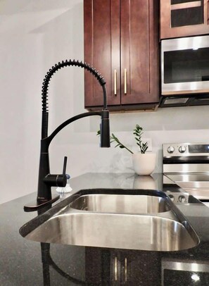 Wasserkocher mit Kaffee-/Teezubehör, Kochgeschirr/Geschirr/Besteck