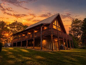 Exterior - Expansive lakefront cabin with game room and yard! (Leitchfield)