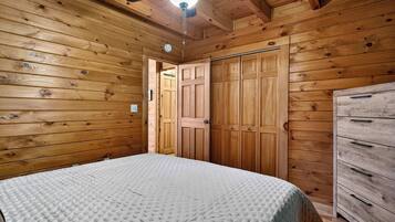 4 habitaciones, tabla de planchar con plancha, wifi y ropa de cama