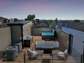 Terrace/patio - Exclusive townhome ft. rooftop lounge w/ hot tub! (Nashville)