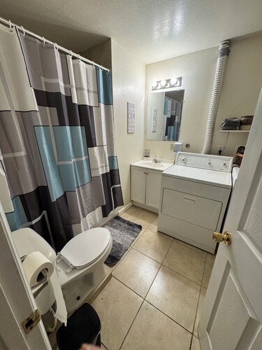 Charming & relaxing 2BR apt. in the Heart of Worland, Cozy & Convenient Stay!