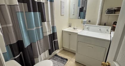 Charming & relaxing 2BR apt. in the Heart of Worland, Cozy & Convenient Stay!