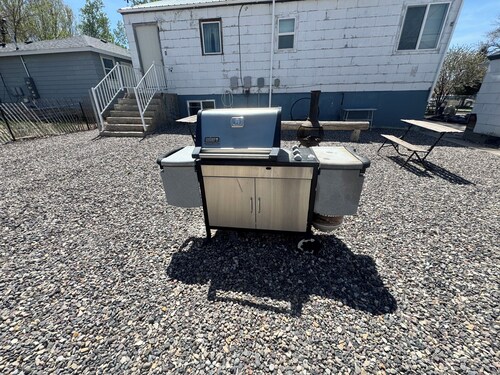 Charming & relaxing 2BR apt. in the Heart of Worland, Cozy & Convenient Stay!