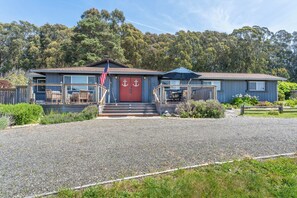 Exterior - Dust-Off Sand | 3BR Coastal Vacation home in Fort Bragg (Fort Bragg)