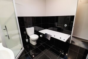 Bathroom - Martinborough Wine Retreat with Hot Tub (Martinborough)