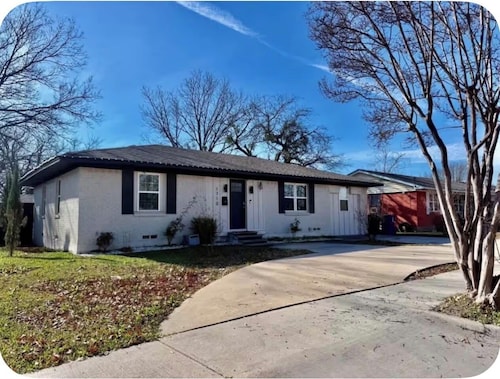 The Garland Getaway • Backyard Oasis • Family Friendly • Near Dallas