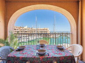 Outdoor dining - Port de la Gavine I by Interhome (Hyères)