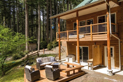 3-bedroom forest home near Langley, perfect for your getaway